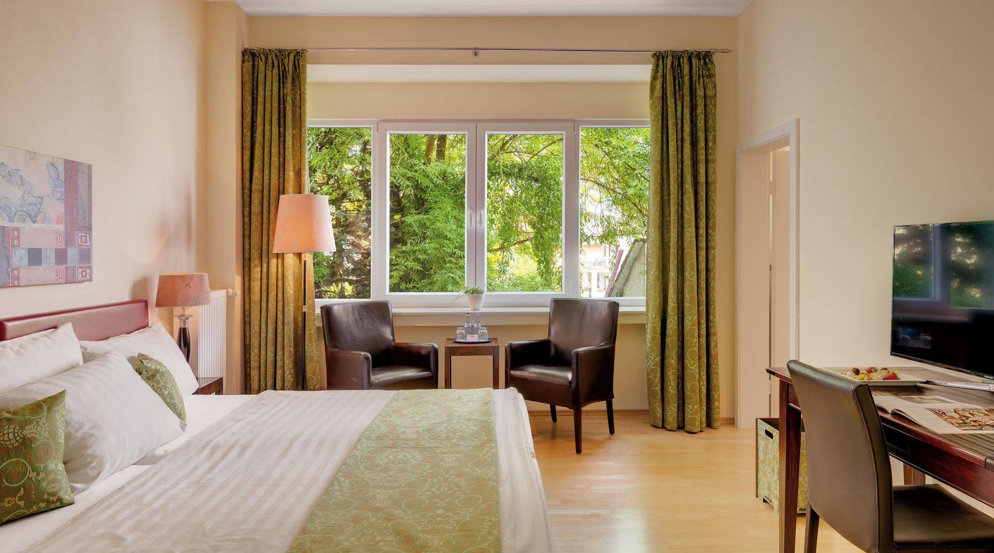באד שונבורן Hotel Villa Medici מראה חיצוני תמונה